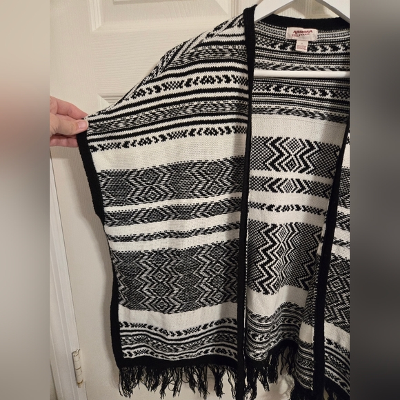 Arizona Jeans Black And White Western Poncho With Fringe Size Large - Picture 5 of 5